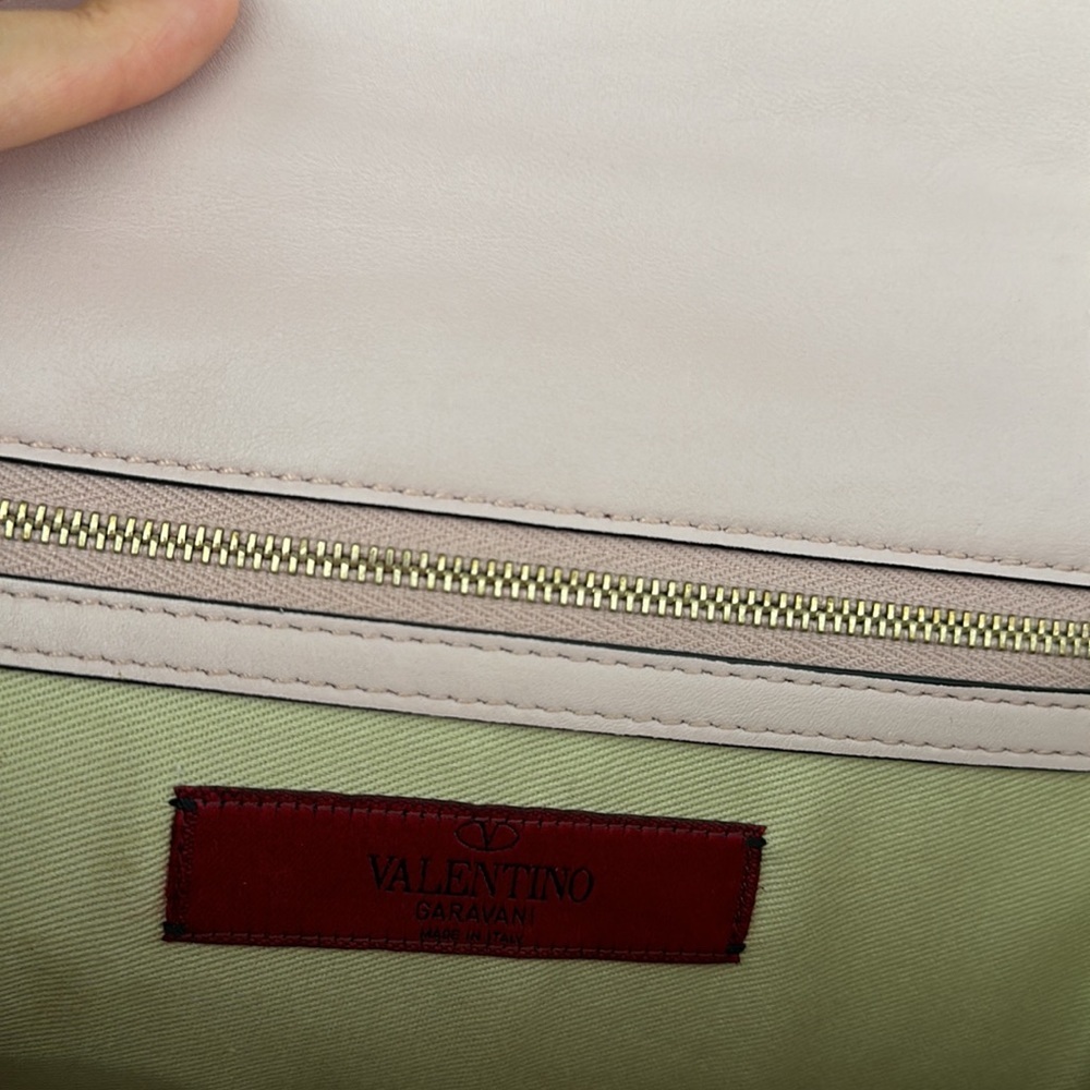 Valentino Rockstud Medium Leather Shoulder bag - Picture 10 of 14